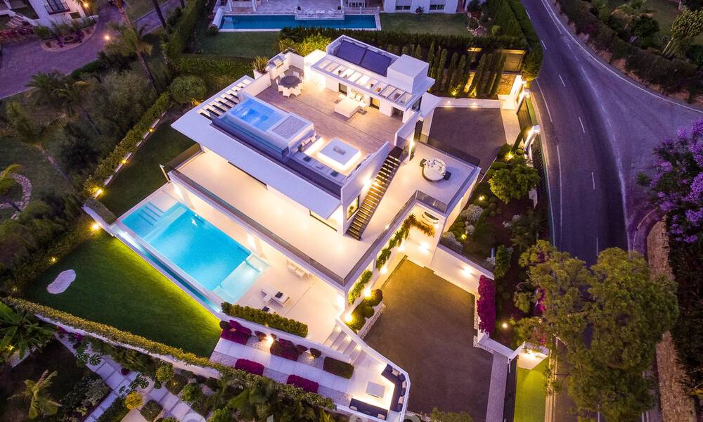 Vente d'une villa de luxe contemporaine et indépendante avec vue panoramique sur la montagne et la mer, au cœur de la Golden Mile de Marbella 49908