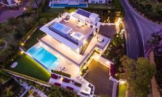 Vente d'une villa de luxe contemporaine et indépendante avec vue panoramique sur la montagne et la mer, au cœur de la Golden Mile de Marbella 49908 