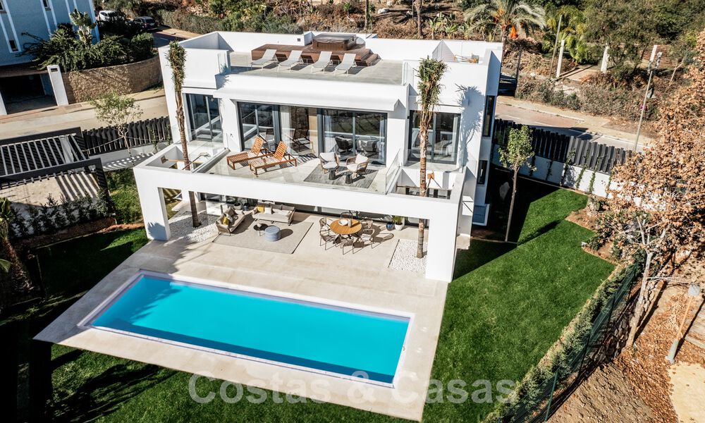 Deux prestigieuses villas de construction neuve à vendre à proximité d'un superbe club de golf sur le nouveau Golden Mile, entre Marbella et Estepona 64371