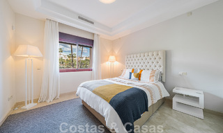 Maison mitoyenne de style espagnol à vendre dans une urbanisation prestigieuse, à distance de marche de Puerto Banus et de la plage, à Nueva Andalucia, Marbella 49742 