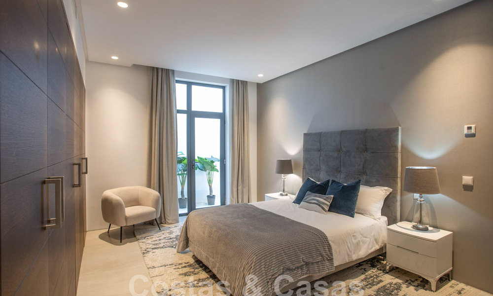 Villa moderne et luxueuse à vendre, située au centre de Marbella, à quelques pas de la plage, sur le Golden Mile 60484