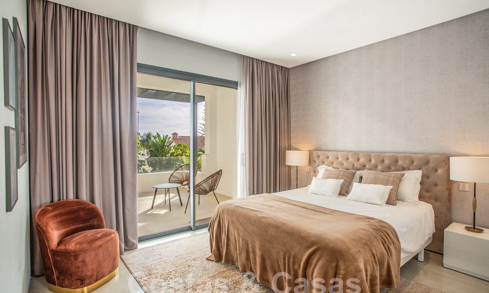 Villa moderne et luxueuse à vendre, située au centre de Marbella, à quelques pas de la plage, sur le Golden Mile 60487