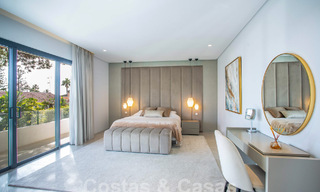 Villa moderne et luxueuse à vendre, située au centre de Marbella, à quelques pas de la plage, sur le Golden Mile 60488 