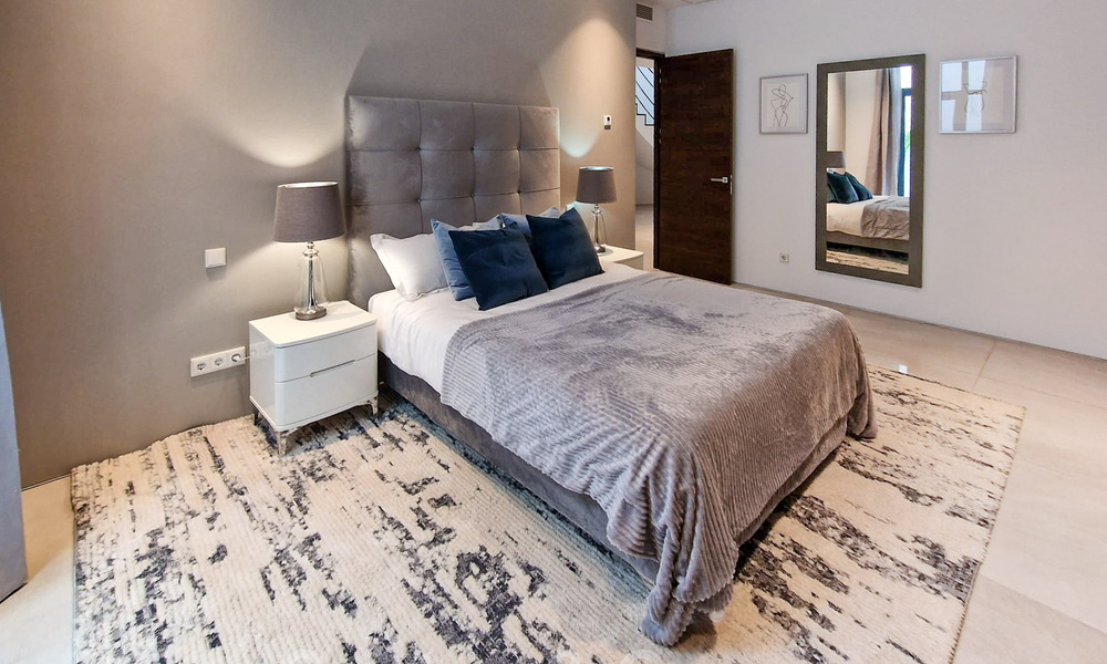 Villa moderne et luxueuse à vendre, située au centre de Marbella, à quelques pas de la plage, sur le Golden Mile 60500