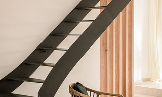 Charmante villa espagnole de luxe à vendre, entourée d'une beauté naturelle et bordant la plage des dunes à Marbella 49690 