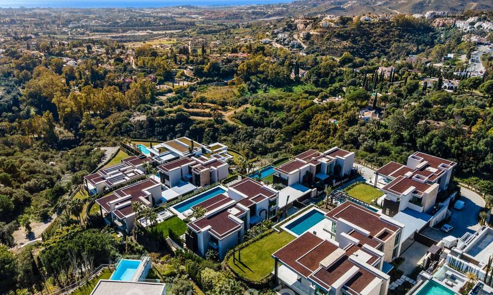 Vente d'une villa de conception architecturale, prête à être emménagée, avec vue sur la mer, dans un prestigieux quartier résidentiel protégé, sur les collines de La Quinta, à Benahavis - Marbella 49247