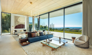 Vente d'une villa de conception architecturale, prête à être emménagée, avec vue sur la mer, dans un prestigieux quartier résidentiel protégé, sur les collines de La Quinta, à Benahavis - Marbella 49253 