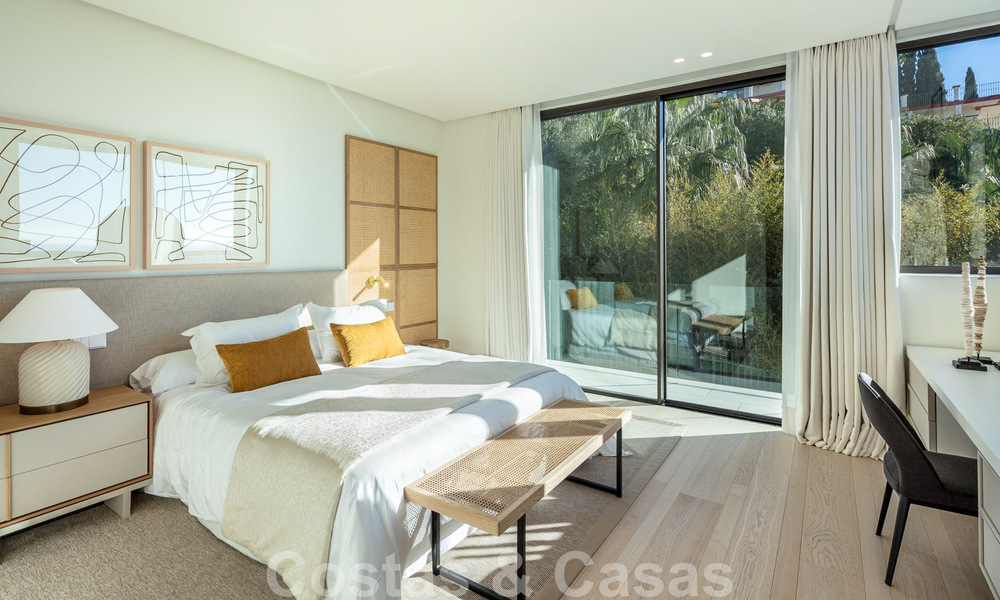 Vente d'une villa de conception architecturale, prête à être emménagée, avec vue sur la mer, dans un prestigieux quartier résidentiel protégé, sur les collines de La Quinta, à Benahavis - Marbella 49266