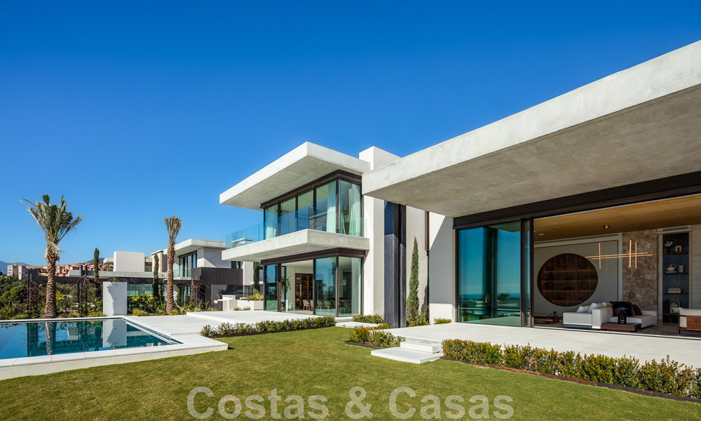Vente d'une villa de conception architecturale, prête à être emménagée, avec vue sur la mer, dans un prestigieux quartier résidentiel protégé, sur les collines de La Quinta, à Benahavis - Marbella 49278
