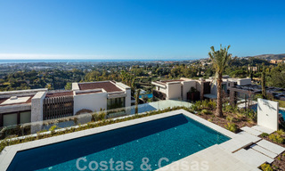 Vente d'une villa de conception architecturale, prête à être emménagée, avec vue sur la mer, dans un prestigieux quartier résidentiel protégé, sur les collines de La Quinta, à Benahavis - Marbella 49279 