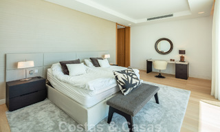Villa moderne et luxueuse à vendre, avec un court de tennis privé dans un quartier résidentiel prestigieux de la vallée du golf de Nueva Andalucia, Marbella 50136 