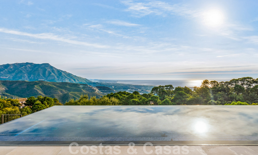 Vente d'une villa méditerranéenne de luxe avec vue imprenable sur la mer dans le complexe de golf exclusif de La Zagaleta, Benahavis - Marbella 49356