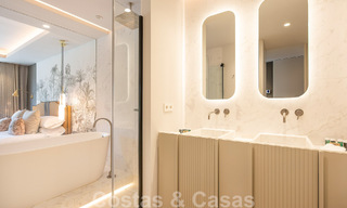 Appartement sophistiqué à vendre à quelques pas de la plage, situé à Puente Romano sur le Golden Mile à Marbella 49775 