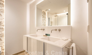 Appartement sophistiqué à vendre à quelques pas de la plage, situé à Puente Romano sur le Golden Mile à Marbella 49776 