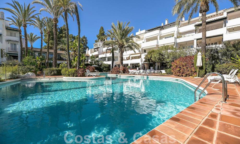 Appartement sophistiqué à vendre à quelques pas de la plage, situé à Puente Romano sur le Golden Mile à Marbella 49794