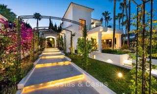 Villa méditerranéenne de luxe à vendre dans un quartier résidentiel prestigieux entouré des terrains de golf de la vallée de Nueva Andalucia, Marbella 54152 