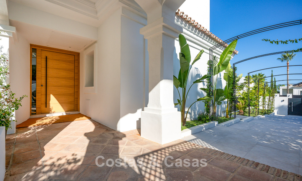 Villa méditerranéenne de luxe à vendre dans un quartier résidentiel prestigieux entouré des terrains de golf de la vallée de Nueva Andalucia, Marbella 54160