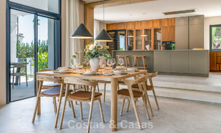 Villa méditerranéenne de luxe à vendre dans un quartier résidentiel prestigieux entouré des terrains de golf de la vallée de Nueva Andalucia, Marbella 54163 