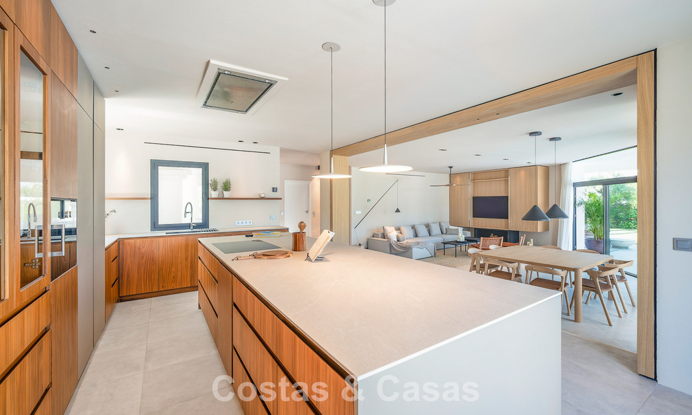 Villa méditerranéenne de luxe à vendre dans un quartier résidentiel prestigieux entouré des terrains de golf de la vallée de Nueva Andalucia, Marbella 54164