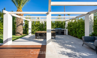 Villa méditerranéenne de luxe à vendre dans un quartier résidentiel prestigieux entouré des terrains de golf de la vallée de Nueva Andalucia, Marbella 54166 