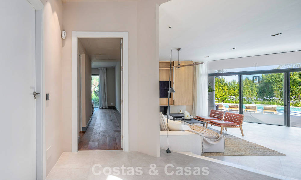 Villa méditerranéenne de luxe à vendre dans un quartier résidentiel prestigieux entouré des terrains de golf de la vallée de Nueva Andalucia, Marbella 54170