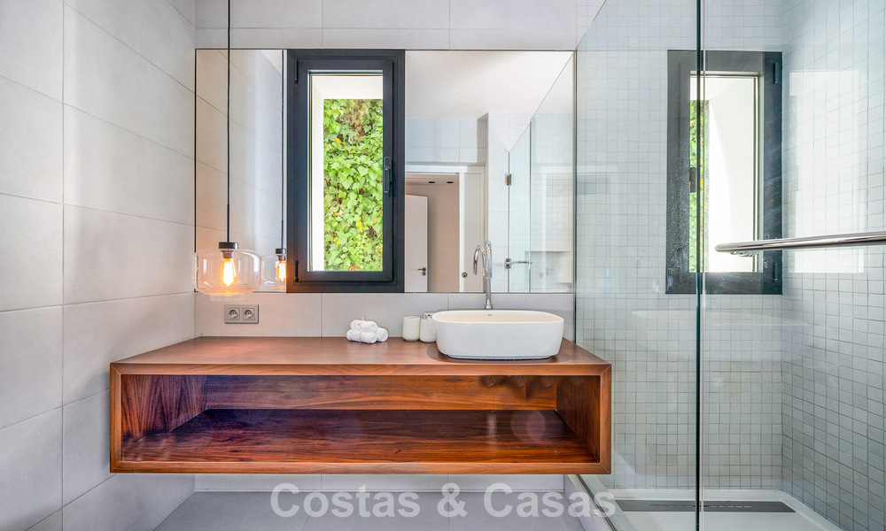 Villa méditerranéenne de luxe à vendre dans un quartier résidentiel prestigieux entouré des terrains de golf de la vallée de Nueva Andalucia, Marbella 54172