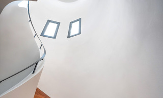 Villa méditerranéenne de luxe à vendre dans un quartier résidentiel prestigieux entouré des terrains de golf de la vallée de Nueva Andalucia, Marbella 54175 