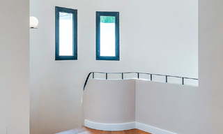 Villa méditerranéenne de luxe à vendre dans un quartier résidentiel prestigieux entouré des terrains de golf de la vallée de Nueva Andalucia, Marbella 54177 