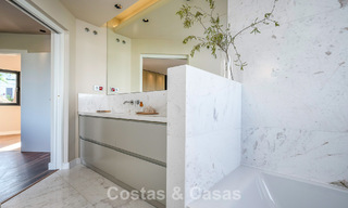 Villa méditerranéenne de luxe à vendre dans un quartier résidentiel prestigieux entouré des terrains de golf de la vallée de Nueva Andalucia, Marbella 54179 