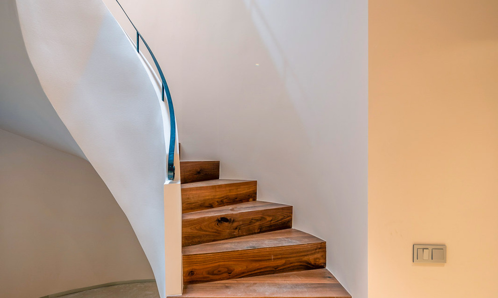 Villa méditerranéenne de luxe à vendre dans un quartier résidentiel prestigieux entouré des terrains de golf de la vallée de Nueva Andalucia, Marbella 54180