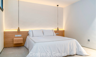 Villa méditerranéenne de luxe à vendre dans un quartier résidentiel prestigieux entouré des terrains de golf de la vallée de Nueva Andalucia, Marbella 54181 