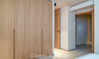 Villa méditerranéenne de luxe à vendre dans un quartier résidentiel prestigieux entouré des terrains de golf de la vallée de Nueva Andalucia, Marbella 54185 