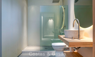 Villa méditerranéenne de luxe à vendre dans un quartier résidentiel prestigieux entouré des terrains de golf de la vallée de Nueva Andalucia, Marbella 54186 