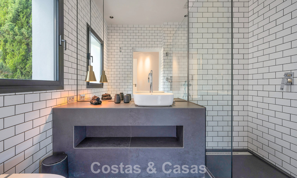 Villa méditerranéenne de luxe à vendre dans un quartier résidentiel prestigieux entouré des terrains de golf de la vallée de Nueva Andalucia, Marbella 54201