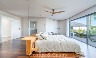 Villa méditerranéenne de luxe à vendre dans un quartier résidentiel prestigieux entouré des terrains de golf de la vallée de Nueva Andalucia, Marbella 54207 