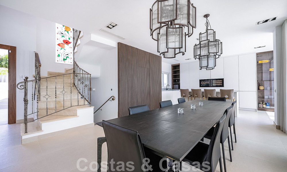Spacieuse villa méditerranéenne à vendre située dans une urbanisation privilégiée de Nueva Andalucia, Marbella 50558