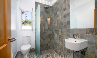 Spacieuse villa méditerranéenne à vendre située dans une urbanisation privilégiée de Nueva Andalucia, Marbella 50564 