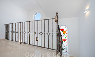 Spacieuse villa méditerranéenne à vendre située dans une urbanisation privilégiée de Nueva Andalucia, Marbella 50573 