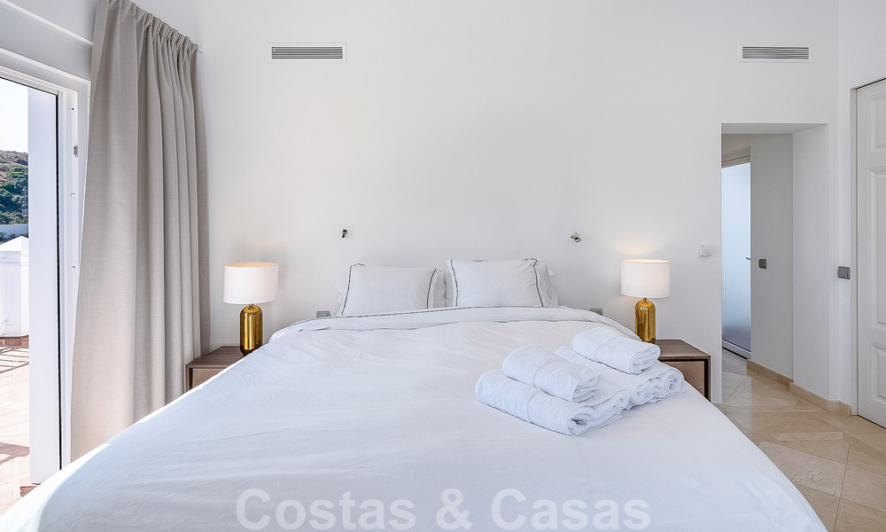 Spacieuse villa méditerranéenne à vendre située dans une urbanisation privilégiée de Nueva Andalucia, Marbella 50580