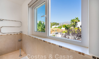 Spacieuse villa méditerranéenne à vendre située dans une urbanisation privilégiée de Nueva Andalucia, Marbella 50583 
