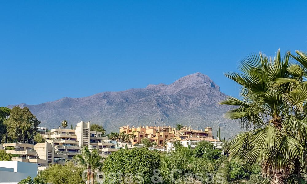 Spacieuse villa méditerranéenne à vendre située dans une urbanisation privilégiée de Nueva Andalucia, Marbella 50586