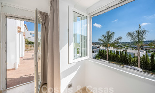 Spacieuse villa méditerranéenne à vendre située dans une urbanisation privilégiée de Nueva Andalucia, Marbella 50589 