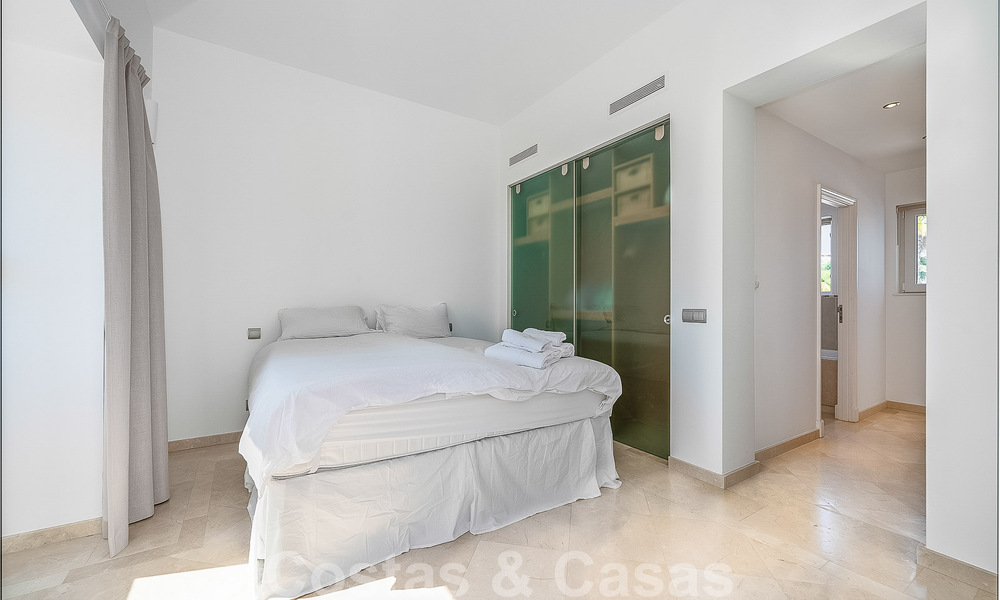 Spacieuse villa méditerranéenne à vendre située dans une urbanisation privilégiée de Nueva Andalucia, Marbella 50590