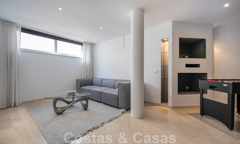 Spacieuse villa méditerranéenne à vendre située dans une urbanisation privilégiée de Nueva Andalucia, Marbella 50593