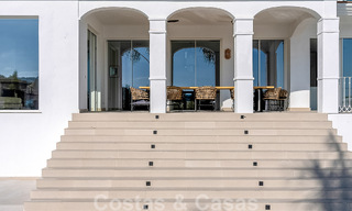 Spacieuse villa méditerranéenne à vendre située dans une urbanisation privilégiée de Nueva Andalucia, Marbella 50599 