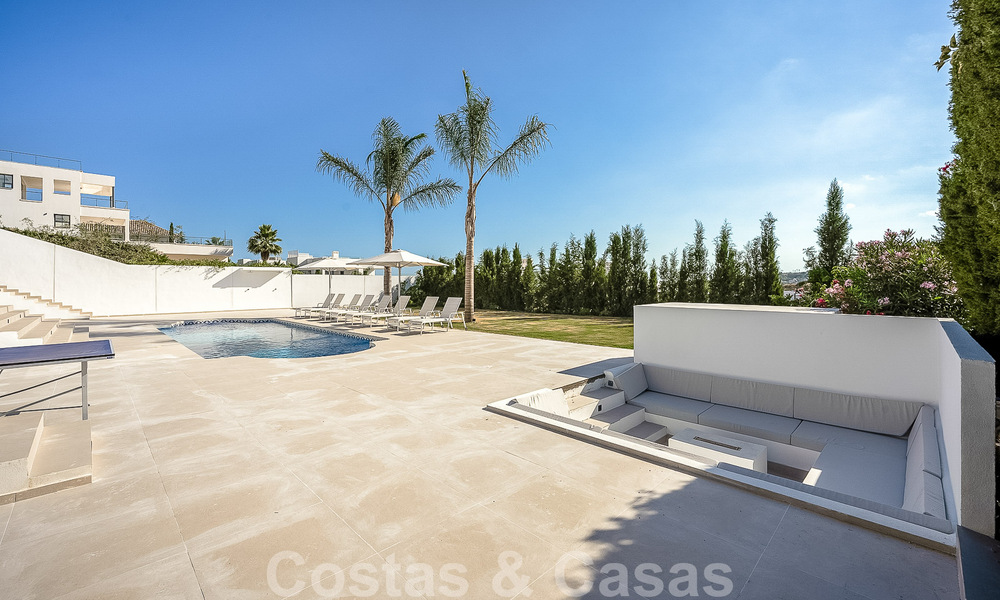 Spacieuse villa méditerranéenne à vendre située dans une urbanisation privilégiée de Nueva Andalucia, Marbella 50603