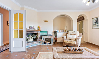 Maison espagnole à vendre sur un vaste terrain situé dans une zone tranquille à une courte distance du centre d'Estepona 50892 