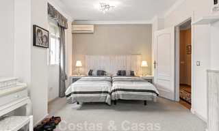 Maison espagnole à vendre sur un vaste terrain situé dans une zone tranquille à une courte distance du centre d'Estepona 50893 