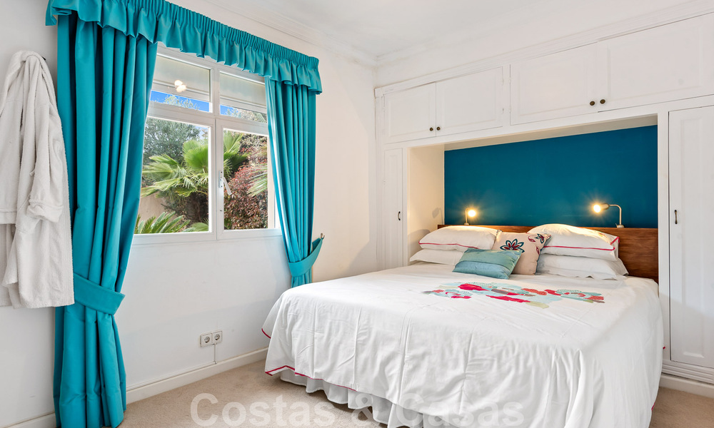 Maison espagnole à vendre sur un vaste terrain situé dans une zone tranquille à une courte distance du centre d'Estepona 50895