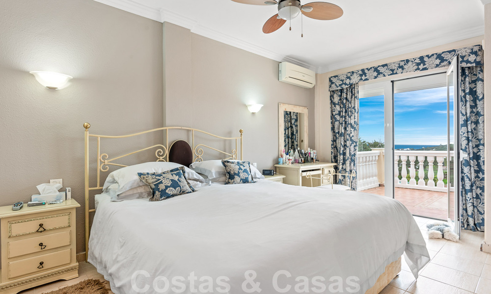 Maison espagnole à vendre sur un vaste terrain situé dans une zone tranquille à une courte distance du centre d'Estepona 50899